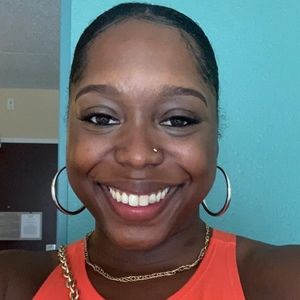 Meet your Posher, Vanessa